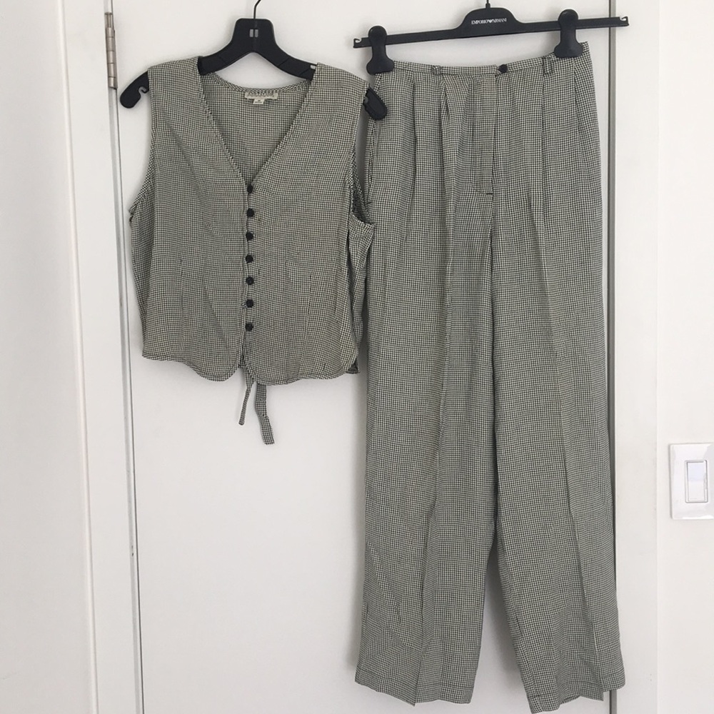 Vintage black and white pant suit